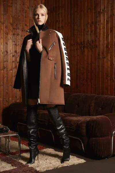 Look 17